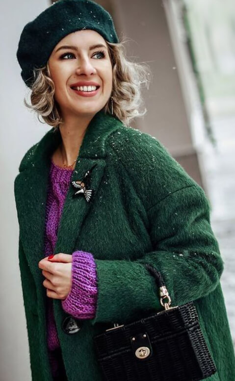 Зеленое пальто для яркого женского образа